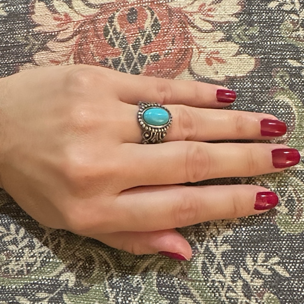 Avon Turquoise and Silver Statement Vintage Ring - Picture 6 of 6